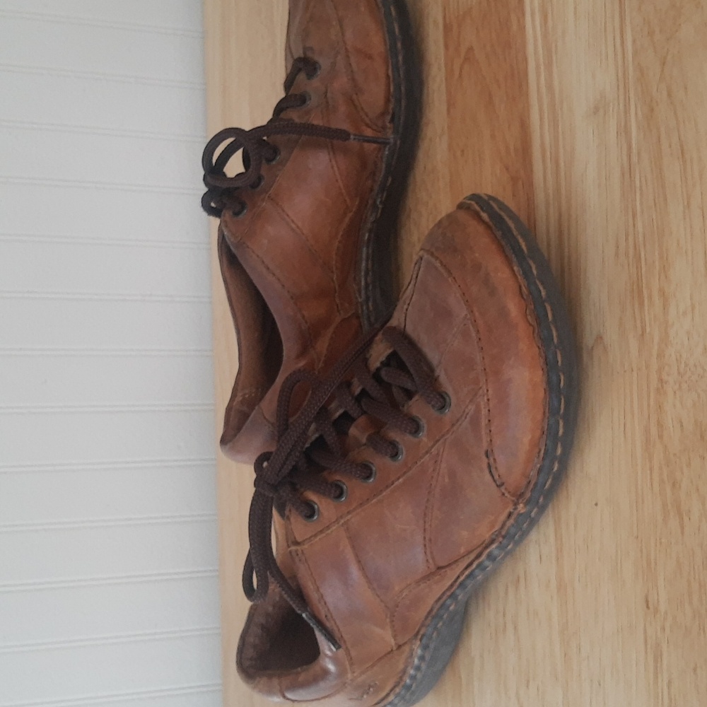 Born BOC Women's 7 Brown Leather Lace Up Shoes